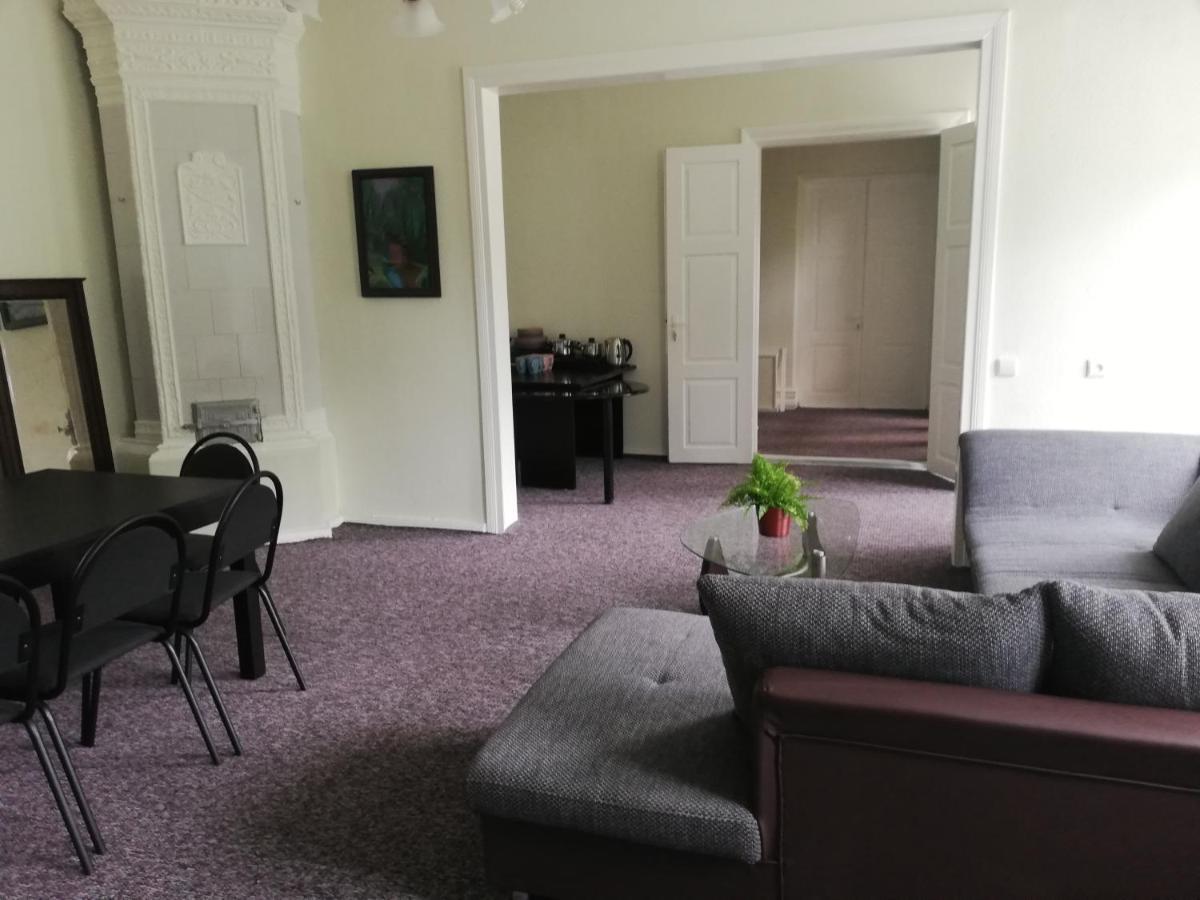 Figaro Villa Ventspils Buitenkant foto