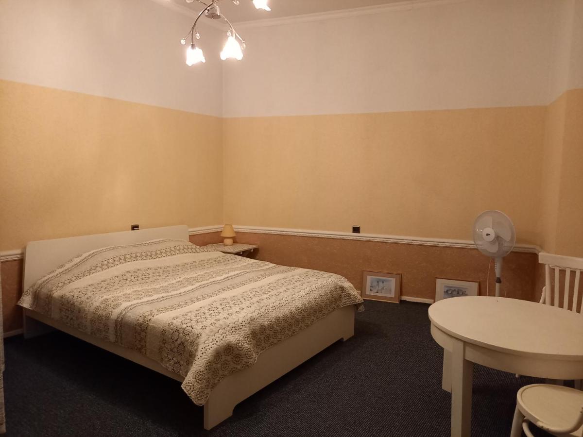 Figaro Villa Ventspils Buitenkant foto