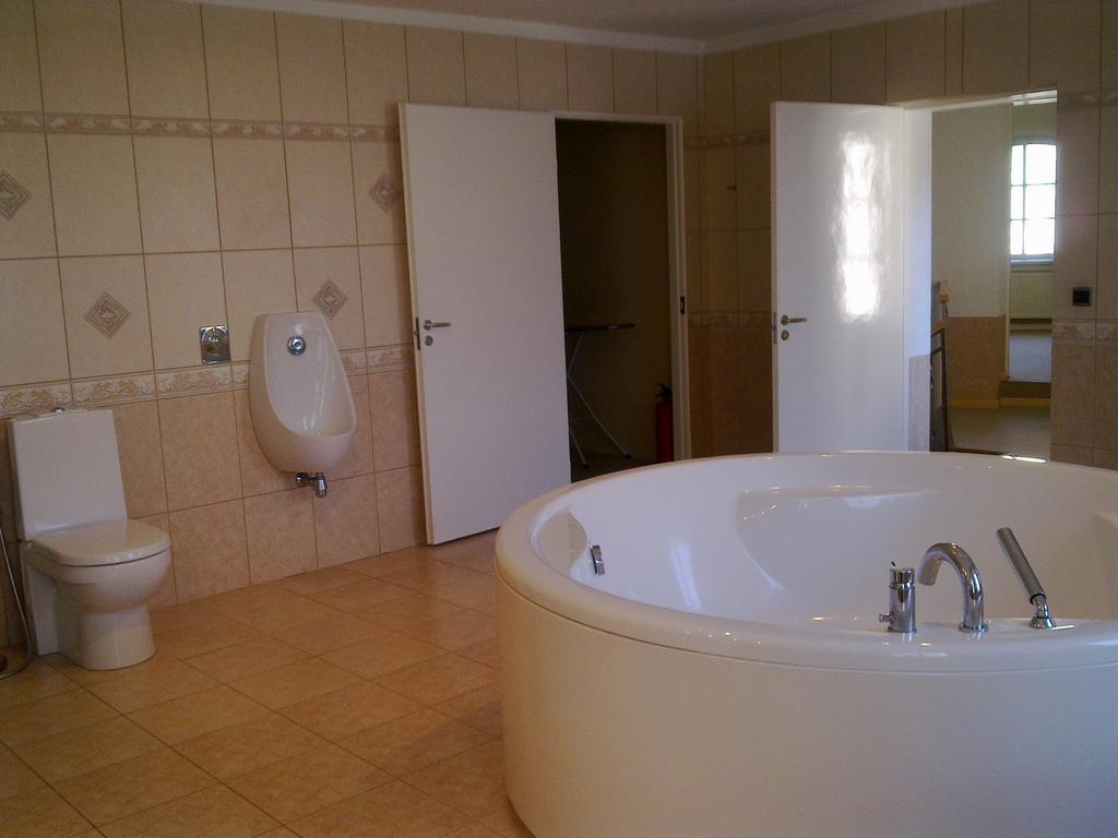 Figaro Villa Ventspils Buitenkant foto