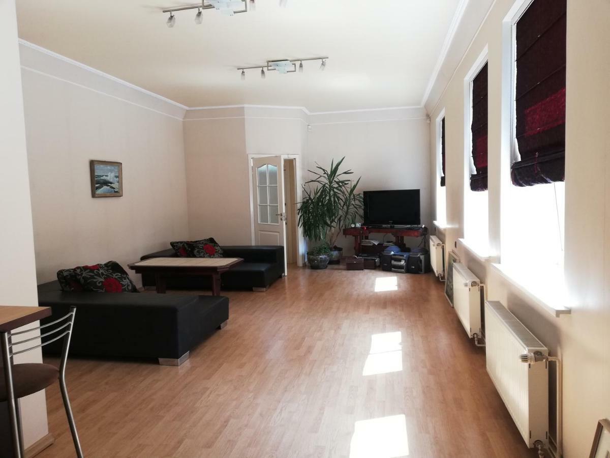 Figaro Villa Ventspils Buitenkant foto